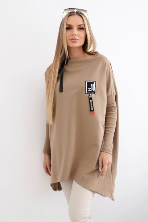 Bluza oversize z asymetrycznymi bokami camelowa Bluza oversize z asymetrycznymi bokami camelowa