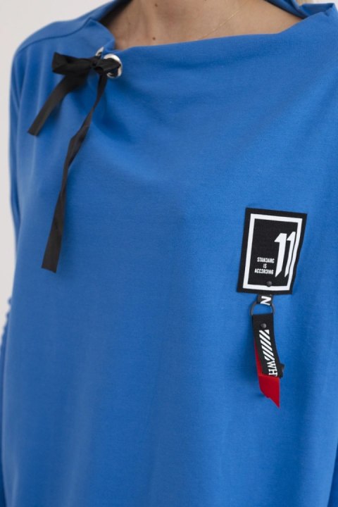 Bluza oversize z asymetrycznymi bokami chabrowa Bluza oversize z asymetrycznymi bokami chabrowa