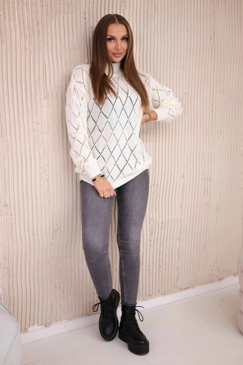 Sweter z półgolfem i wzorem w romby ecru Sweter z półgolfem i wzorem w romby ecru