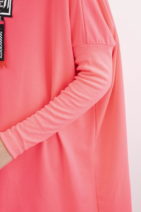 Bluza oversize z asymetrycznymi bokami różowy neon Bluza oversize z asymetrycznymi bokami różowy neon