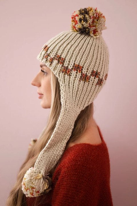 Czapka damska uszatka Nadia K321 beżowa Czapka damska uszatka Nadia K321 beżowa