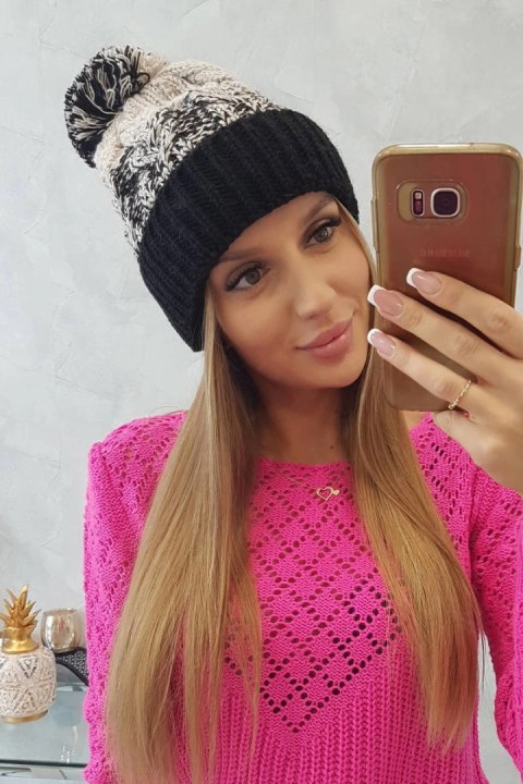 Czapka damska z pomponem Abigail K326 beżowy+czarny Czapka damska z pomponem Abigail K326 beżowy+czarny