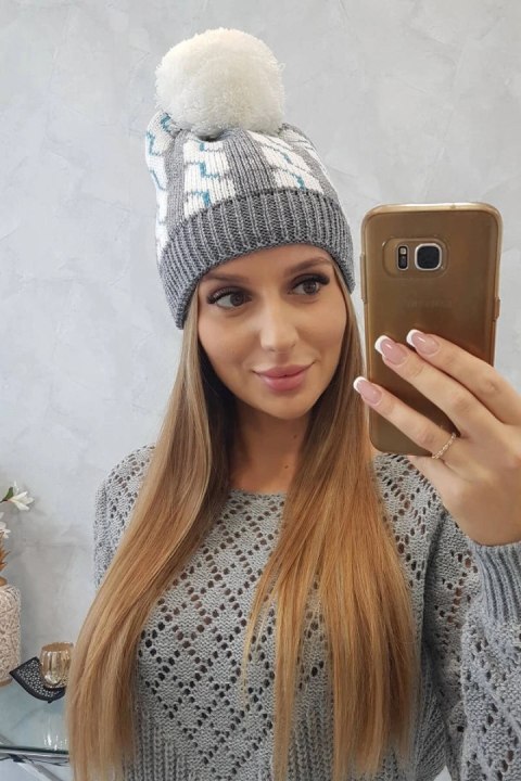 Czapka damska z pomponem Rozalia K323 biały+szary Czapka damska z pomponem Rozalia K323 biały+szary