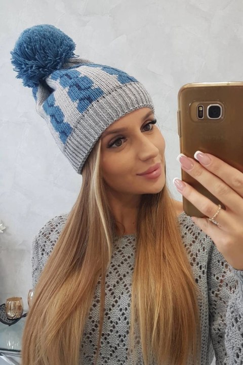 Czapka damska z pomponem Rozalia K323 jeansowy+szary Czapka damska z pomponem Rozalia K323 jeansowy+szary