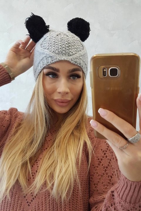 Czapka z polarem 2 pompony K291 szara Czapka z polarem 2 pompony K291 szara
