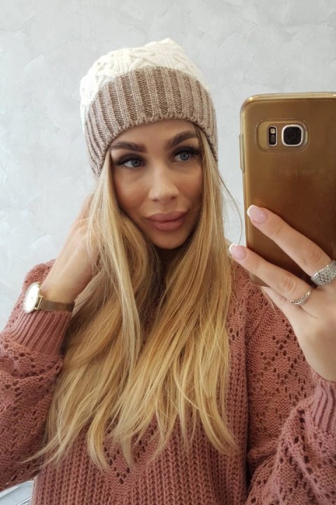Czapka z polarem Bibiana K264 ciemny beżowy+ecru Czapka z polarem Bibiana K264 ciemny beżowy+ecru