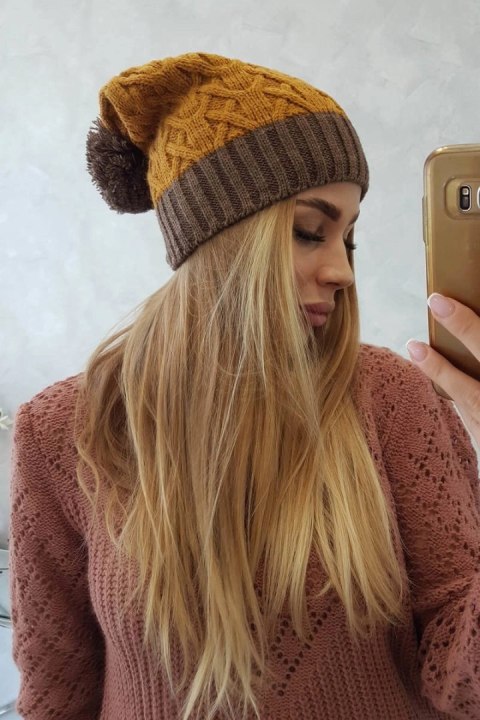 Czapka z polarem Bibiana K264 mocca+musztardowy Czapka z polarem Bibiana K264 mocca+musztardowy