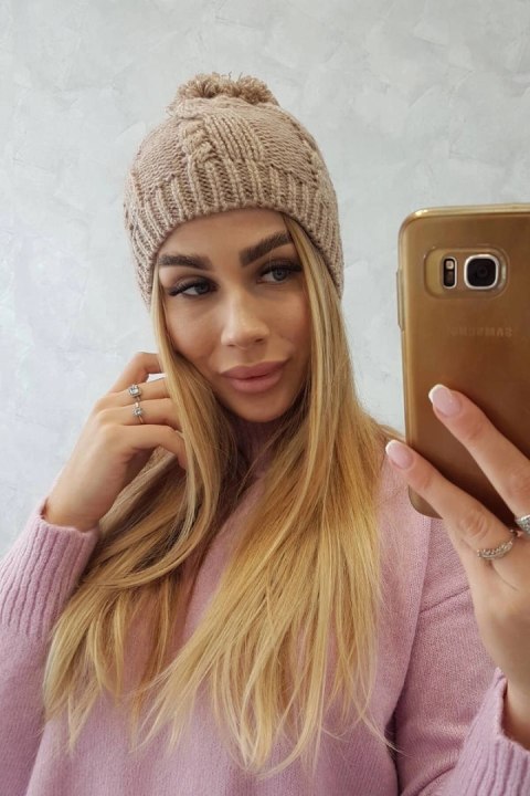 Czapka z polarem Stefania K278 ciemno beżowa Czapka z polarem Stefania K278 ciemno beżowa
