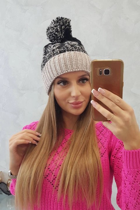Czapka damska z pomponem Abigail K326 czarny+beżowy Czapka damska z pomponem Abigail K326 czarny+beżowy