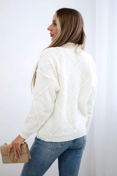 Sweter wkładany przez głowę w romby ecru Sweter wkładany przez głowę w romby ecru