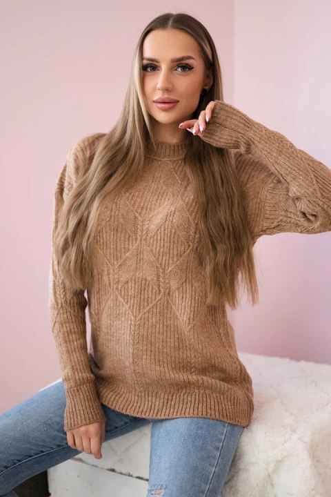 Sweter wkładany przez głowę z modnym splotem camelowy Sweter wkładany przez głowę z modnym splotem camelowy