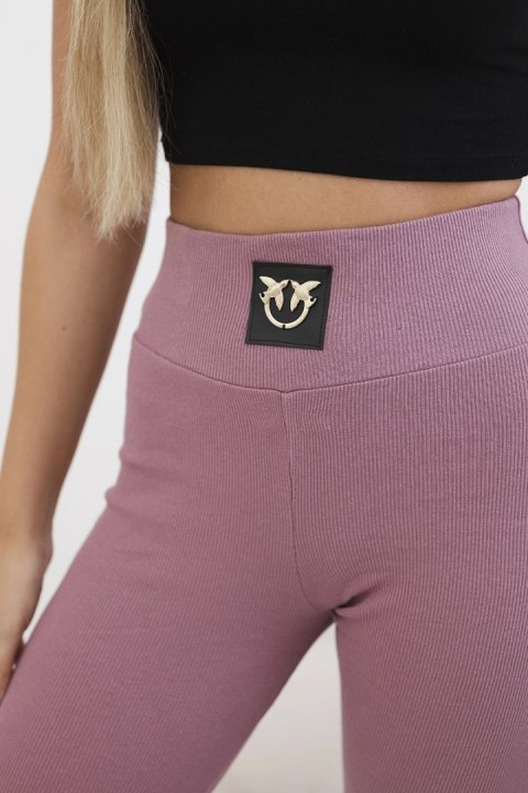 Legginsy w prążek z wysokim stanem ciemno różowe Legginsy w prążek z wysokim stanem ciemno różowe