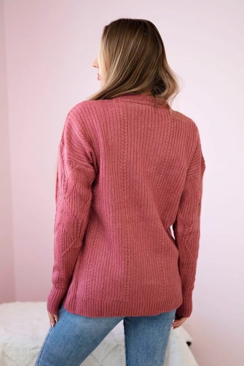 Sweter wkładany przez głowę z modnym splotem ciemno różowy Sweter wkładany przez głowę z modnym splotem ciemno różowy