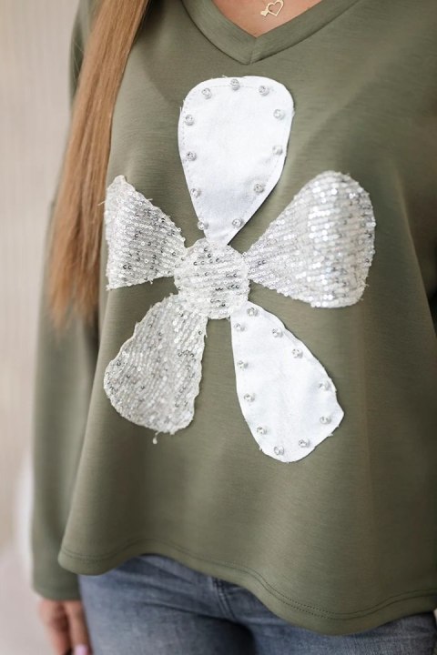 Bluza masełko z ozdobnym kwiatem khaki Bluza masełko z ozdobnym kwiatem khaki