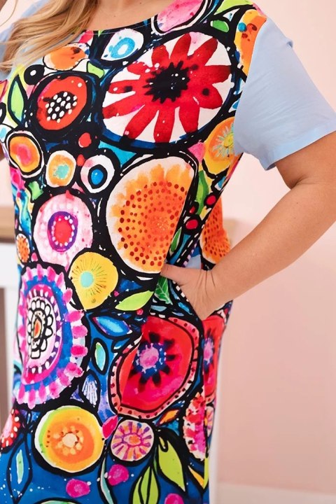 Sukienka damska Plus Size z wiskozy z kolorowym nadrukiem niebieska Sukienka damska Plus Size z wiskozy z kolorowym nadrukiem niebieska