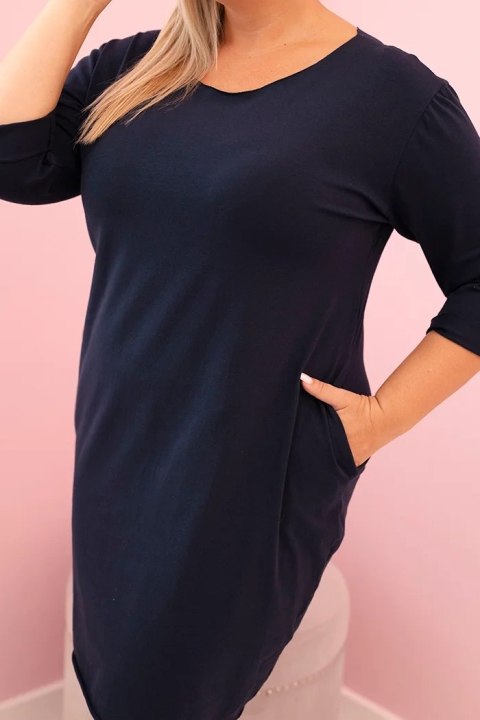Sukienka damska Plus Size z bawełną o prostym kroju i rękawem 3/4 granatowa Sukienka damska Plus Size z bawełną o prostym kroju i rękawem 3/4 granatowa