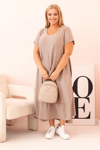 Sukienka damska plus size z krótkim rękawem i falbaną z lekkiej wiskozy cappuccino