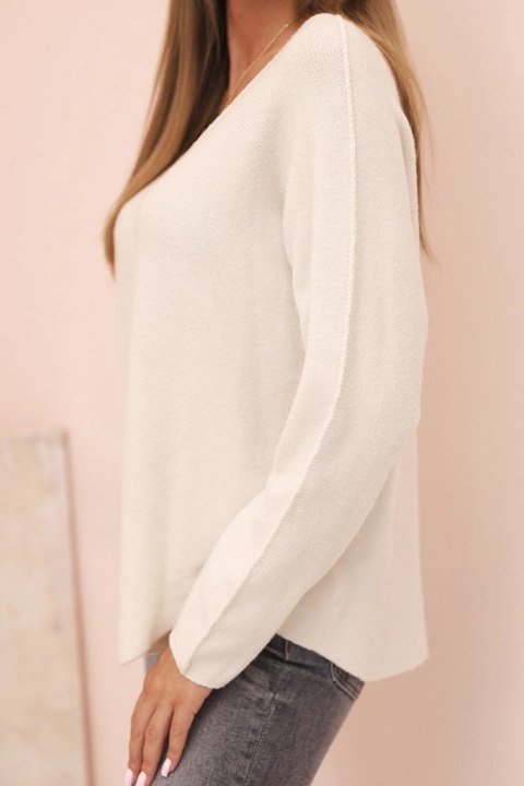 Sweter damski z wiskozą z dekoltem w serek jasno beżowy