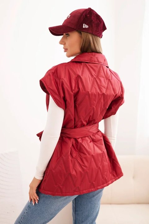 Damska kamizelka pikowana z paskiem i szerokim kołnierzem bordowa