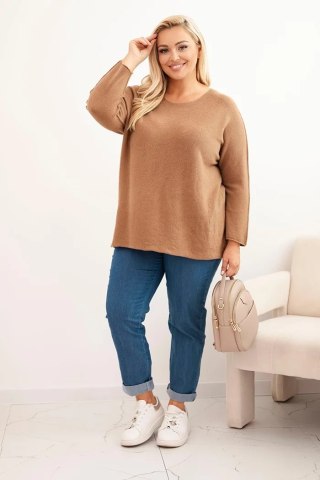 Sweter damski plus size z dekoltem łódką camelowy