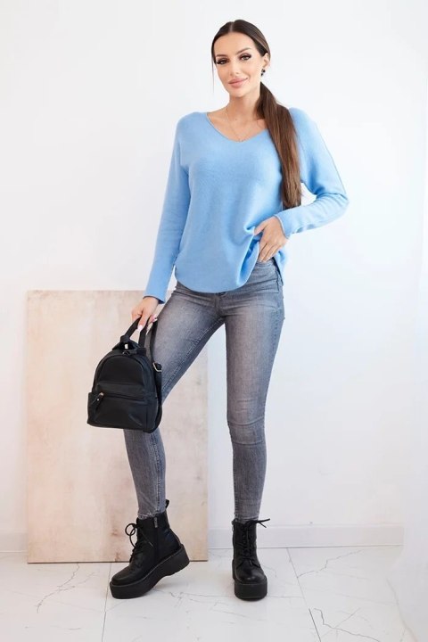 Sweter damski z wiskozą z dekoltem w serek niebieski