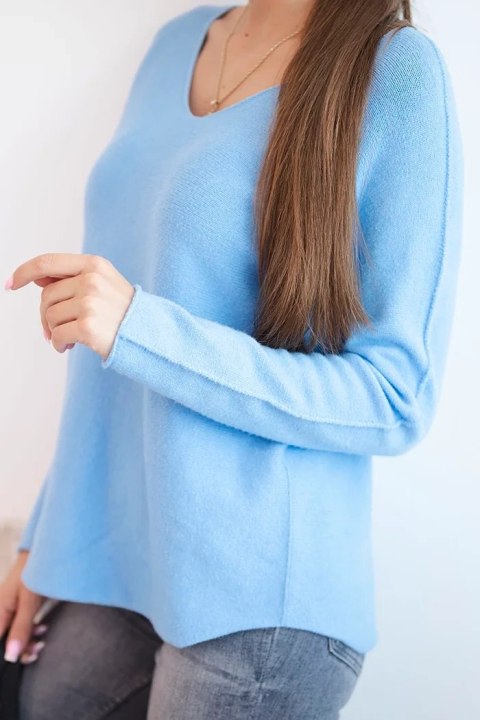 Sweter damski z wiskozą z dekoltem w serek niebieski