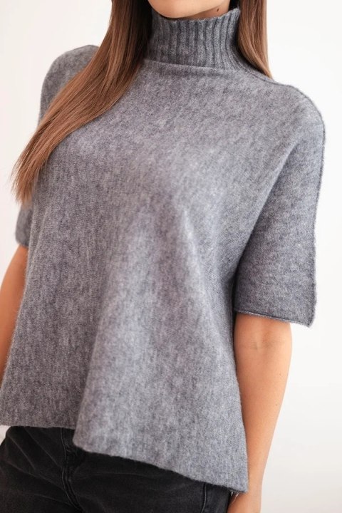 Sweter damski z krótkim rękawem o luźnym kroju szary