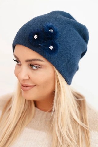 Czapka damska z ozdobnymi futrzanymi kwiatami elegancka granatowa