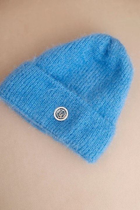 Czapka damska zimowa puszysta z ozdobnym guzikiem turkusowa