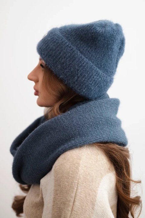 Komplet damski z czapką i kominem z miękkiej dzianiny jeansowy