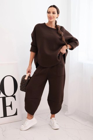 Komplet damski dresowy z grubszego materiału z szerokimi nogawkami brązowy