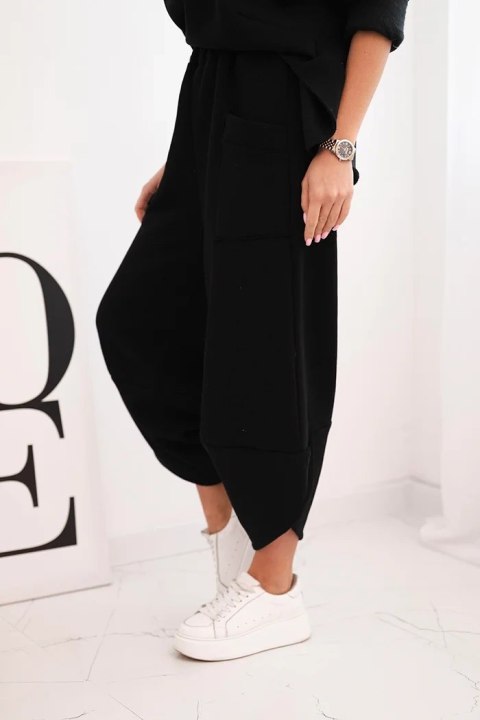 Komplet damski dresowy z grubszego materiału z szerokimi nogawkami czarny