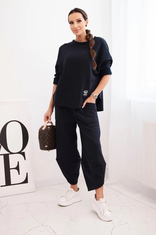 Komplet damski dresowy z grubszego materiału z szerokimi nogawkami granatowy