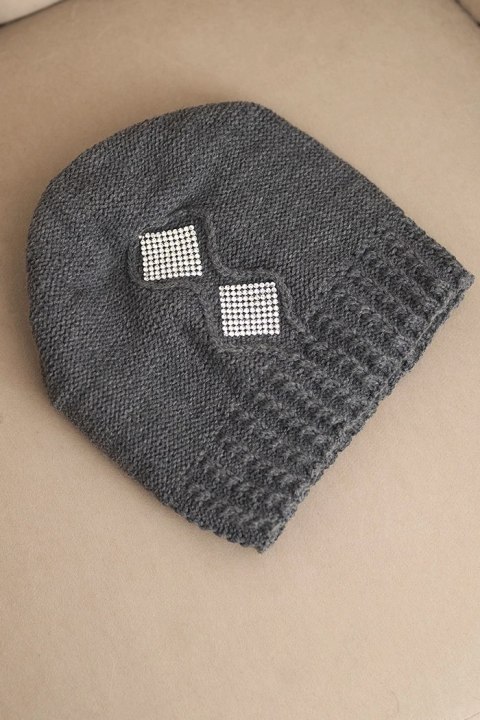 Czapka damska zimowa wełniana z cyrkoniami i wzorem K455 grafitowa