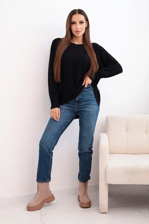 Sweter damski z dłuższym tyłem i tłoczoną gwiazdą czarny