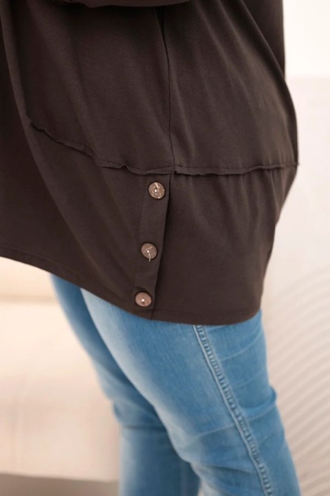 Bluzka damska Plus Size z bawełny z ozdobnymi guzikami i podwijanymi rękawami brązowa