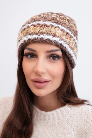 Czapka damska zimowa z kolorową przędzą i elastycznym ściągaczem K352 cappuccino