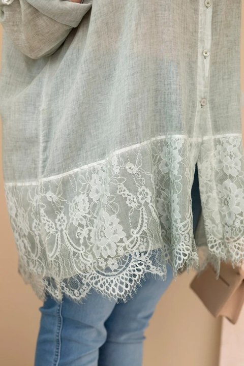 Koszula damska Plus Size bawełniana przecierana z koronkowym wykończeniem khaki