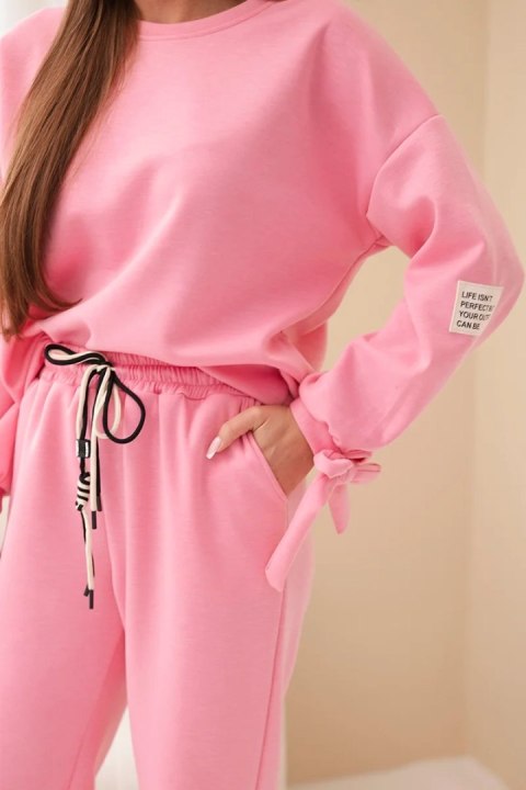 Komplet damski masełkowy z wiskozy z wiązaniami jasno różowy