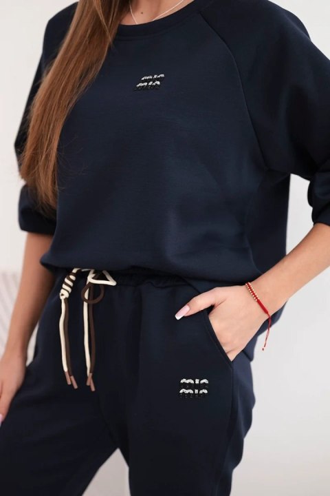 Komplet damski masełkowy z wiskozy z bluzą i spodniami granatowy