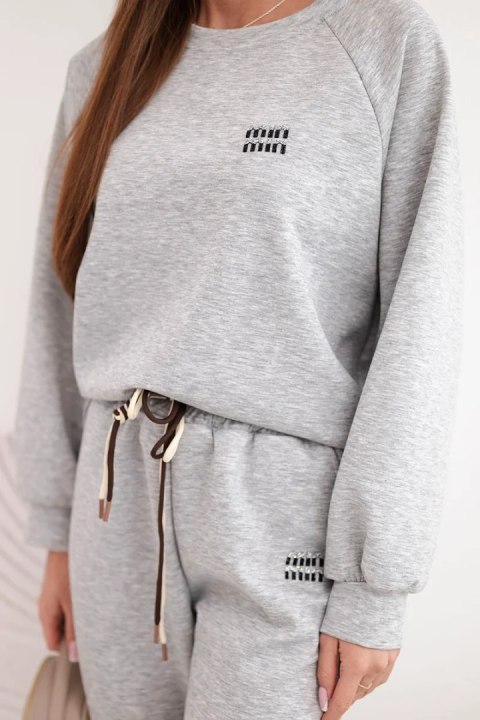 Komplet damski masełkowy z wiskozy z bluzą i spodniami szary