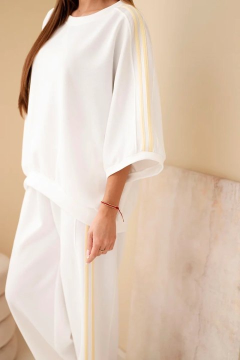 Komplet damski wiskozowy masełko z szeroką nogawką i luźną bluzą biały