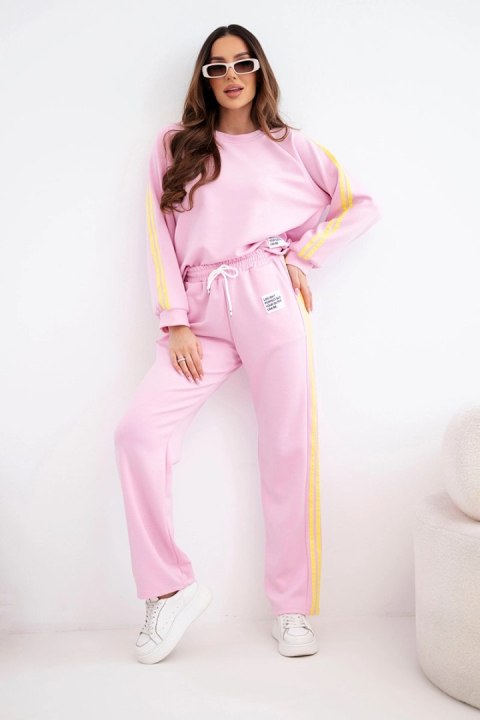 Komplet dresowy damski Masełko z lampasami i luźną bluzą cukierkowy róż
