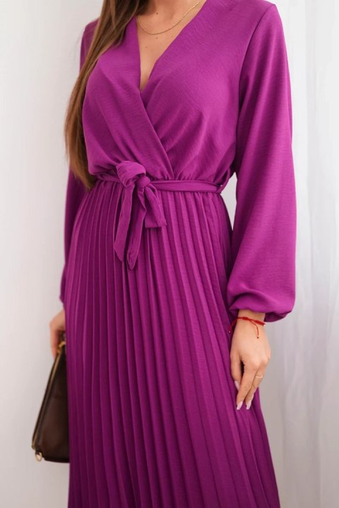 Sukienka wiązana z plisowanym dołem ciemno fioletowa