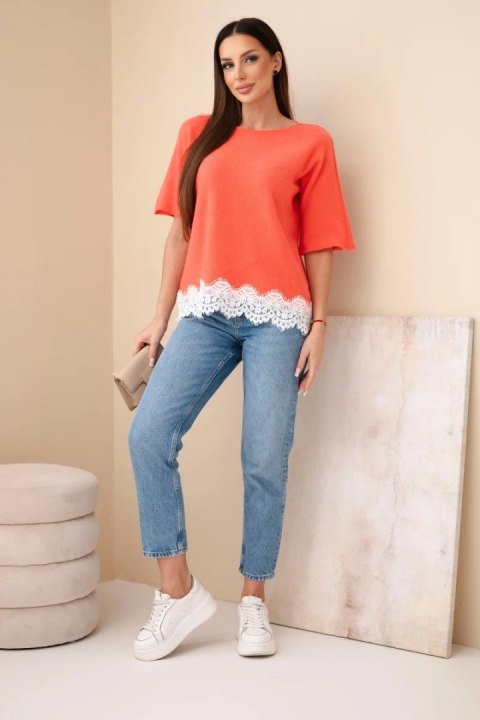 Sweter damski z krótkim rękawem i koronką malinowy