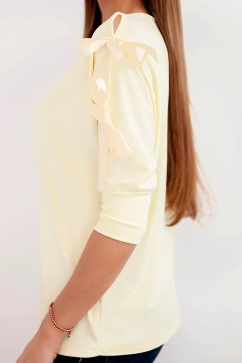 Bluzka damska wiskozowa z ozdobnymi wstążkami żółta