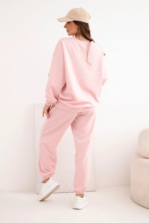 Komplet damski masełkowy z luźną bluzą i spodniami z napisem LOVE pudrowy róż