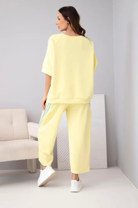 Komplet damski masełkowy z wiskozy bluza i spodnie z lampasami żółty