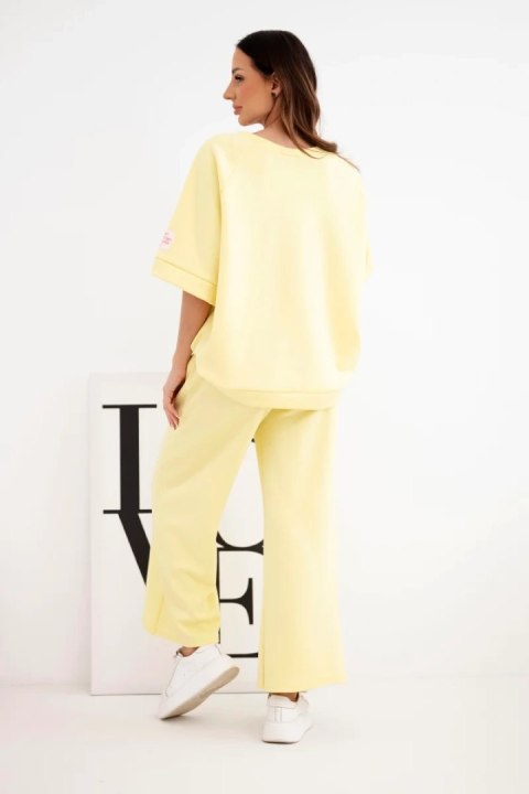 Komplet damski masełkowy z wiskozy bluza i szerokie spodnie żółty