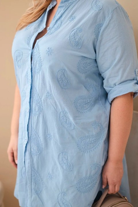 Sukienka damska Plus Size z haftem i podwijanym rękawem niebieska